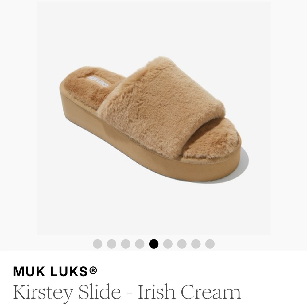 Muk Luks Cozy Tan Slides - Picture 8 of 11